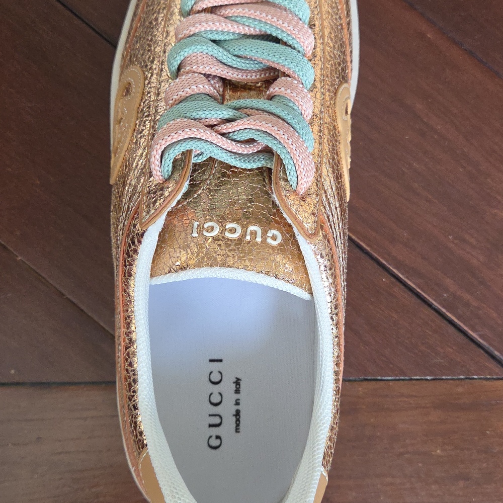 Gucci Women’s Gold Leather Sneaker with Pink & Mint Laces - Picture 6 of 10